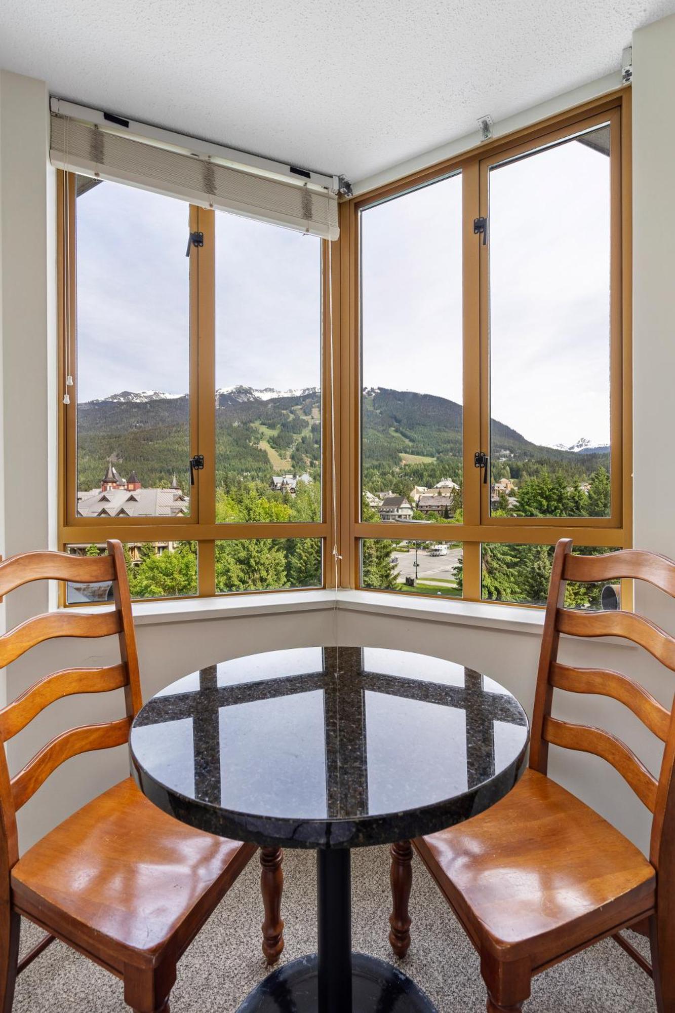 Cascade Lodge Whistler Exterior photo